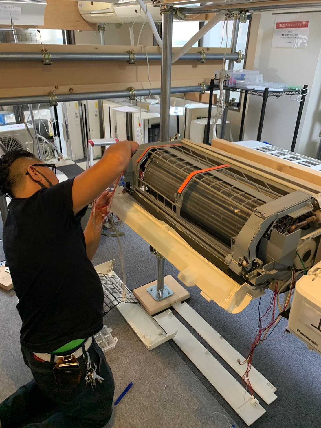 東京にて開催、パナソニックお掃除機能付きエアコン分解研修