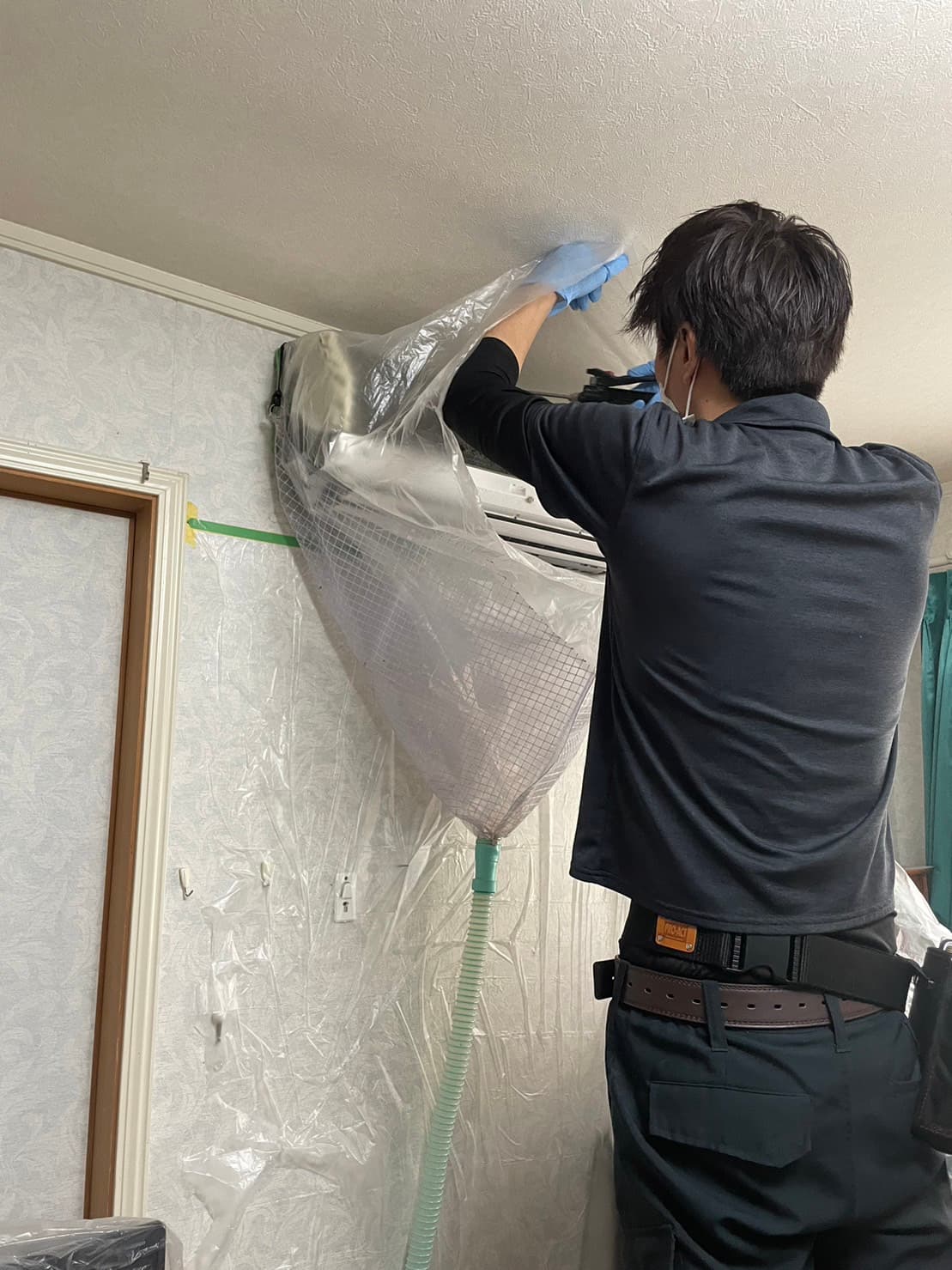 大阪にて実施、エアコン現場同行研修