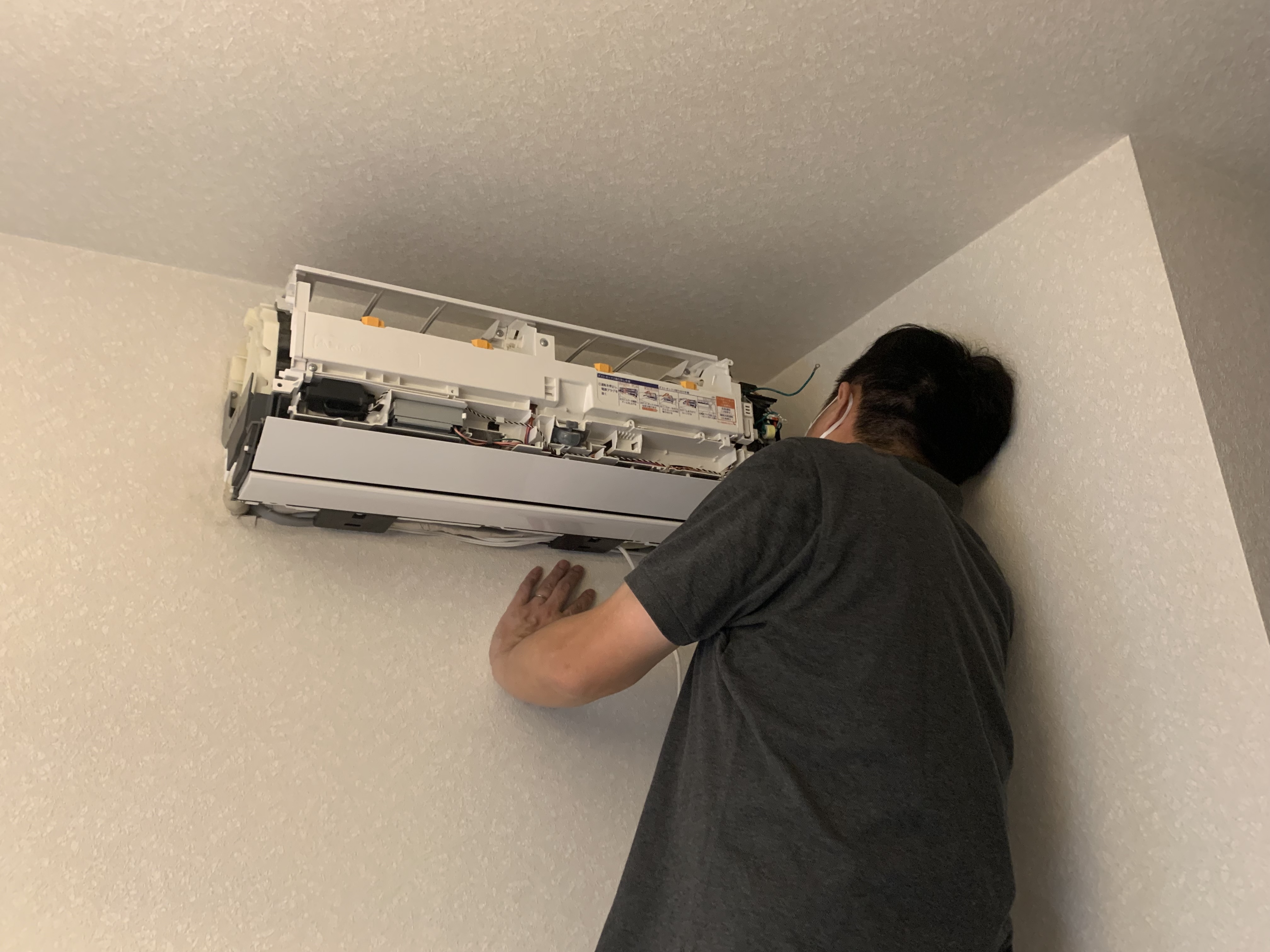 �������_�̌��ꓯ�s���C�b����ł̔��f�E�i���E�R�~���j�P�[�V������Z���Ő�������