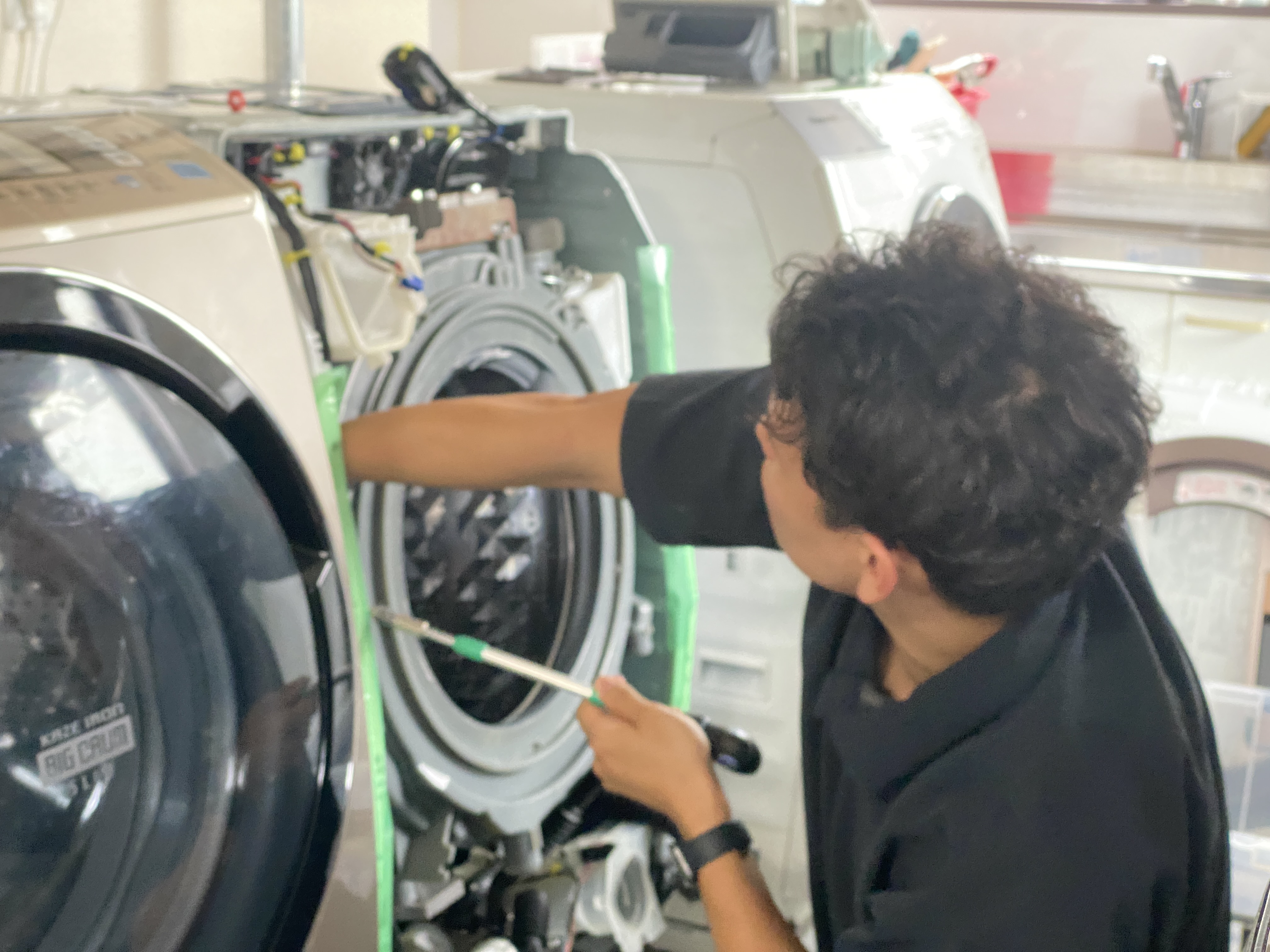 �����h����������@���C