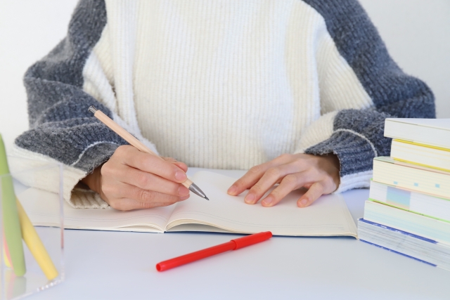 �M�L����